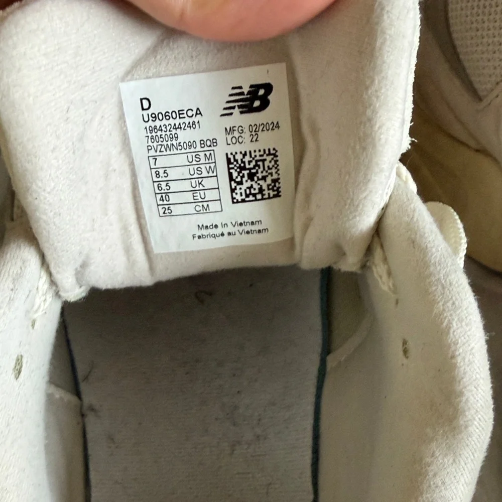 New Balance Women's Off-White Sneakers - Picture 2 of 3
